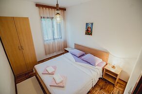 Apartments Antun