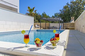 Apartments Villa V
