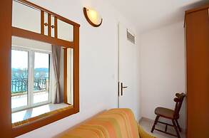 Apartments Ivan by the sea