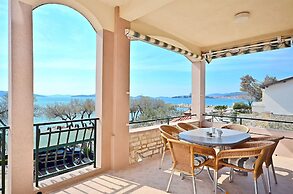 Apartments Ivan by the sea