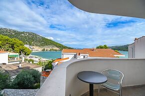 Apartments Jakov