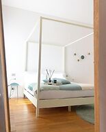 TamB&B