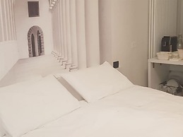 TamB&B