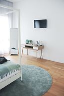 TamB&B