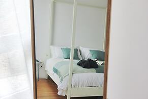 TamB&B