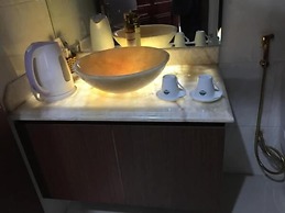 Dinh Gia Hotel