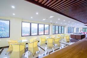 Dinh Gia Hotel