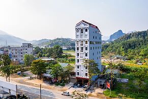 Dinh Gia Hotel