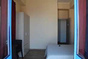 Sea Side Rooms