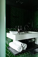 Moss Hotel