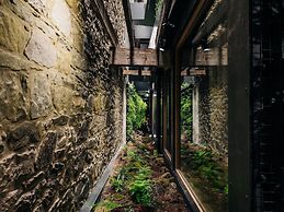 Moss Hotel