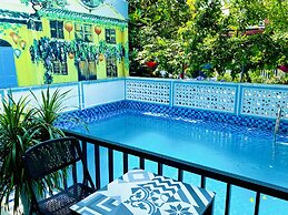 Grand Holiday Villa