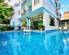 Grand Holiday Villa