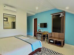 Grand Holiday Villa