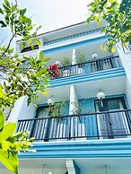 Grand Holiday Villa