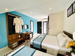 Grand Holiday Villa
