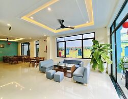 Grand Holiday Villa