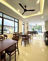 Grand Holiday Villa