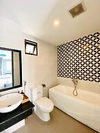Grand Holiday Villa