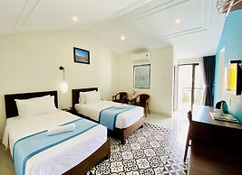Grand Holiday Villa