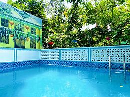 Grand Holiday Villa
