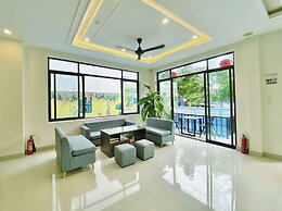 Grand Holiday Villa
