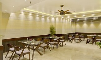 Treebo Premium The Crystal, Chinar Park