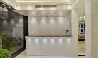 Treebo Premium The Crystal, Chinar Park