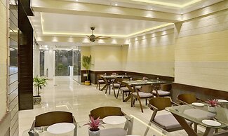 Treebo Premium The Crystal, Chinar Park