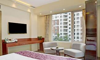 Treebo Premium The Crystal, Chinar Park