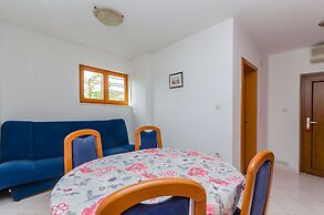 Apartments Milivoj