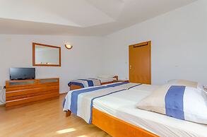 Apartments Milivoj