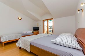 Apartments Milivoj