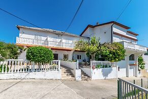 Apartments D. Matahlija