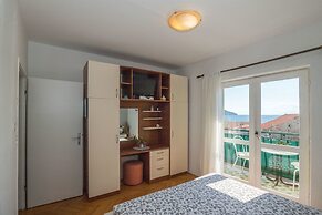 Apartments Tolj
