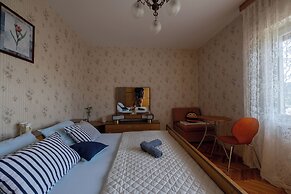 Apartment Frane