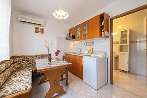 Apartment Frane
