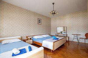Apartment Frane