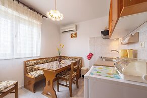 Apartment Frane