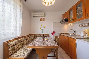Apartment Frane