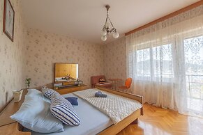 Apartment Frane