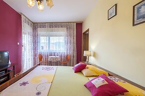 Apartment Frane