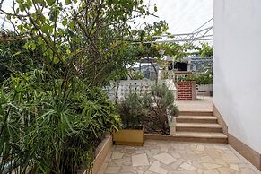Apartment Frane