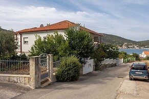 Apartment Frane