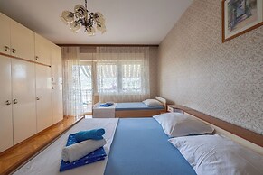Apartment Frane