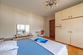 Apartment Frane