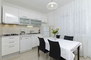Apartments Karmela