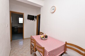 Apartments and Rooms Jakov