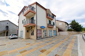 Apartments Karmen A1-A3