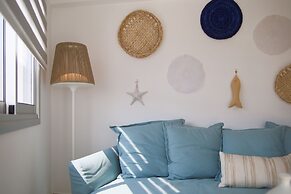 Phaedrus Living: Seaside Luxury Flat Lighthouse 68